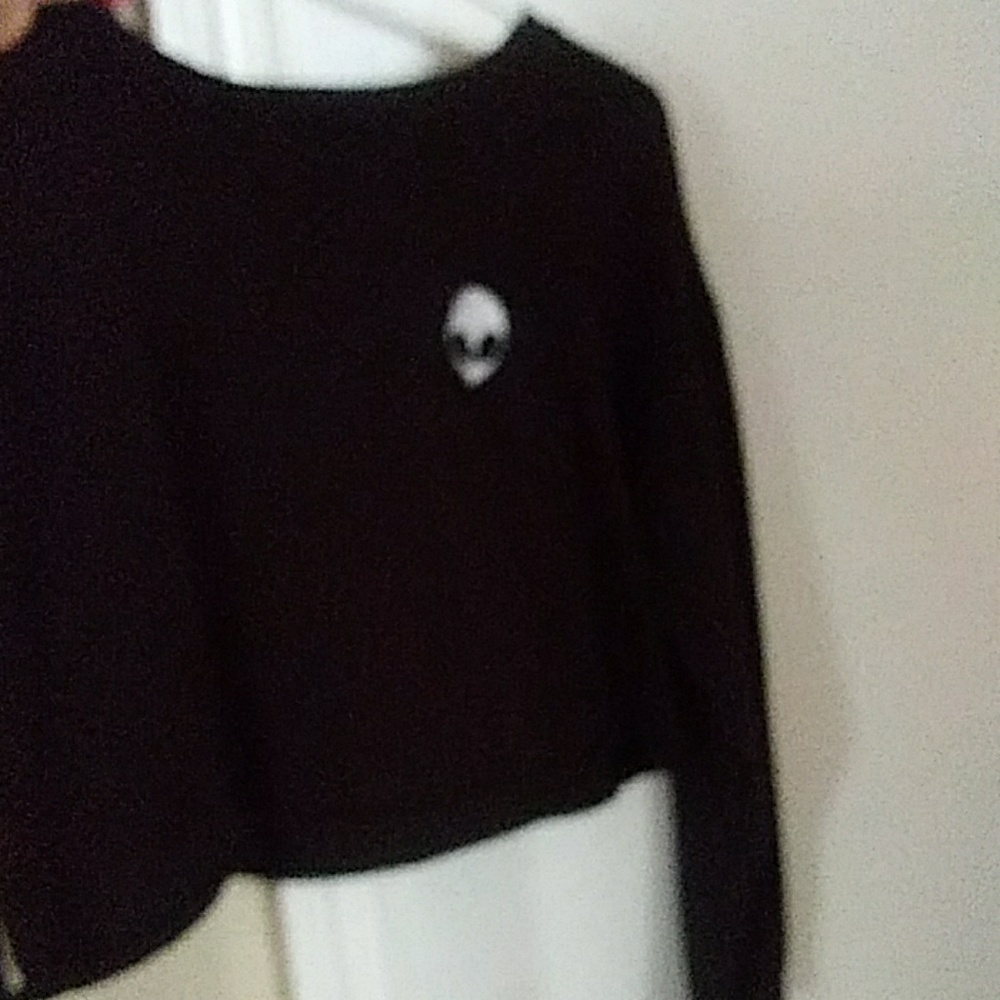 Black alien crop top